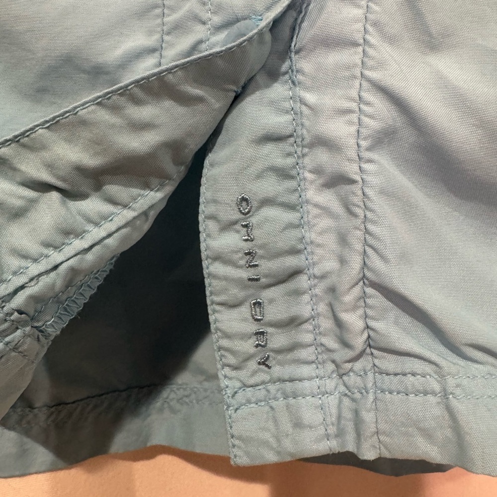 Columbia Titanium Women’s Blue Button Up Performance Shirt Medium Outdoor Hiking - Picture 3 of 10